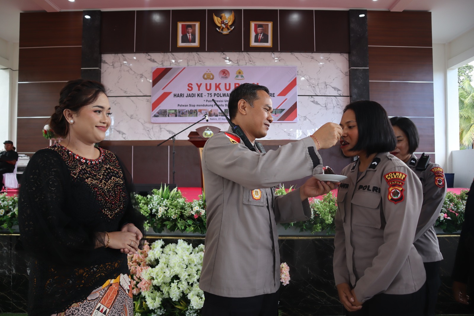 Peringati Hari Jadi ke-75, Polwan Polres Nabire Gelar Syukuran