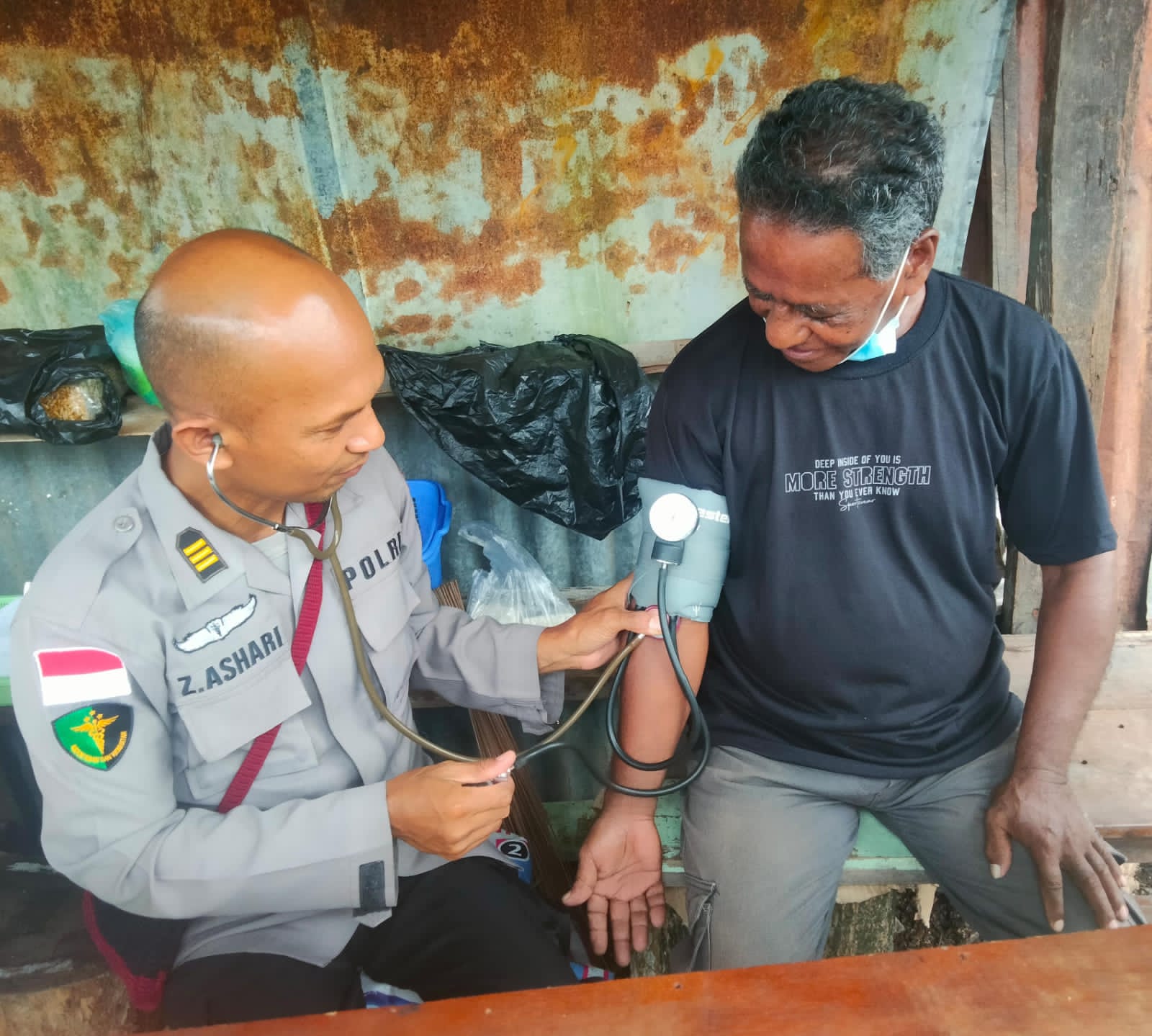 Tim Kesehatan Program Keladi Sagu Polri Temukan Penderita ISPA di Jayapura