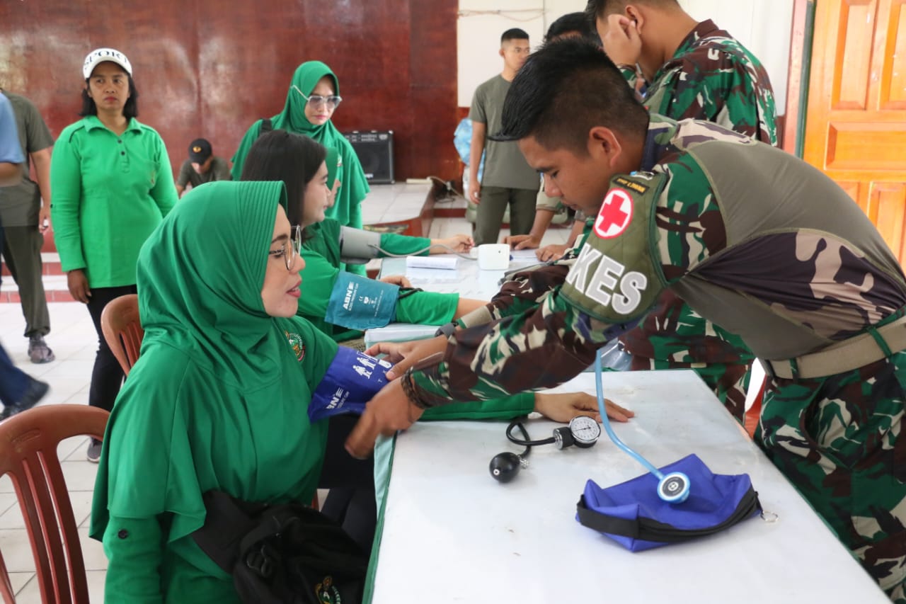 Jelang HUT TNI Ke – 78, Kodim 1702/Jayawijaya Gelar Baksos Donor Darah dan Senam SKJ