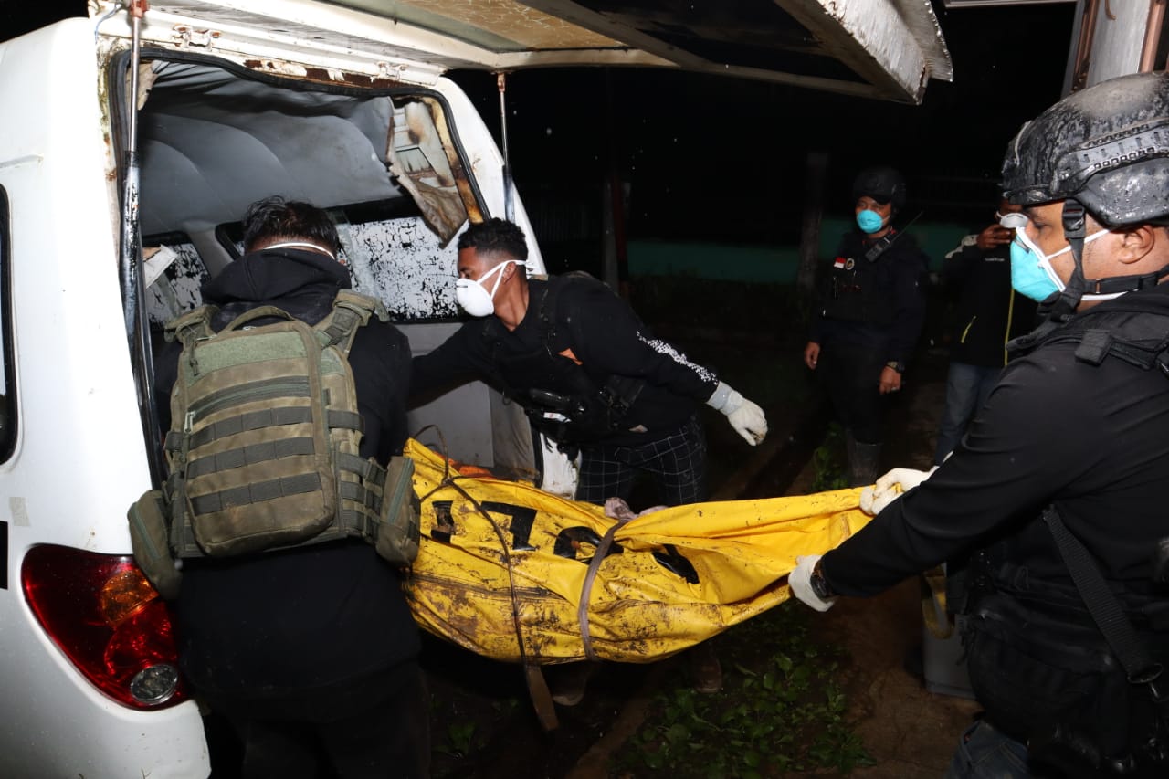 Aparat Gabungan TNI-Polri Evakuasi Lima Jenazah KKB di Oksibil