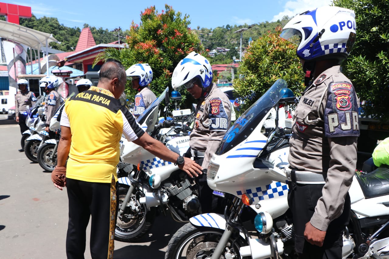 Jelang Pemilu 2024, Wakapolda Papua Cek Kesiapan Kendaraan Taktis Polri