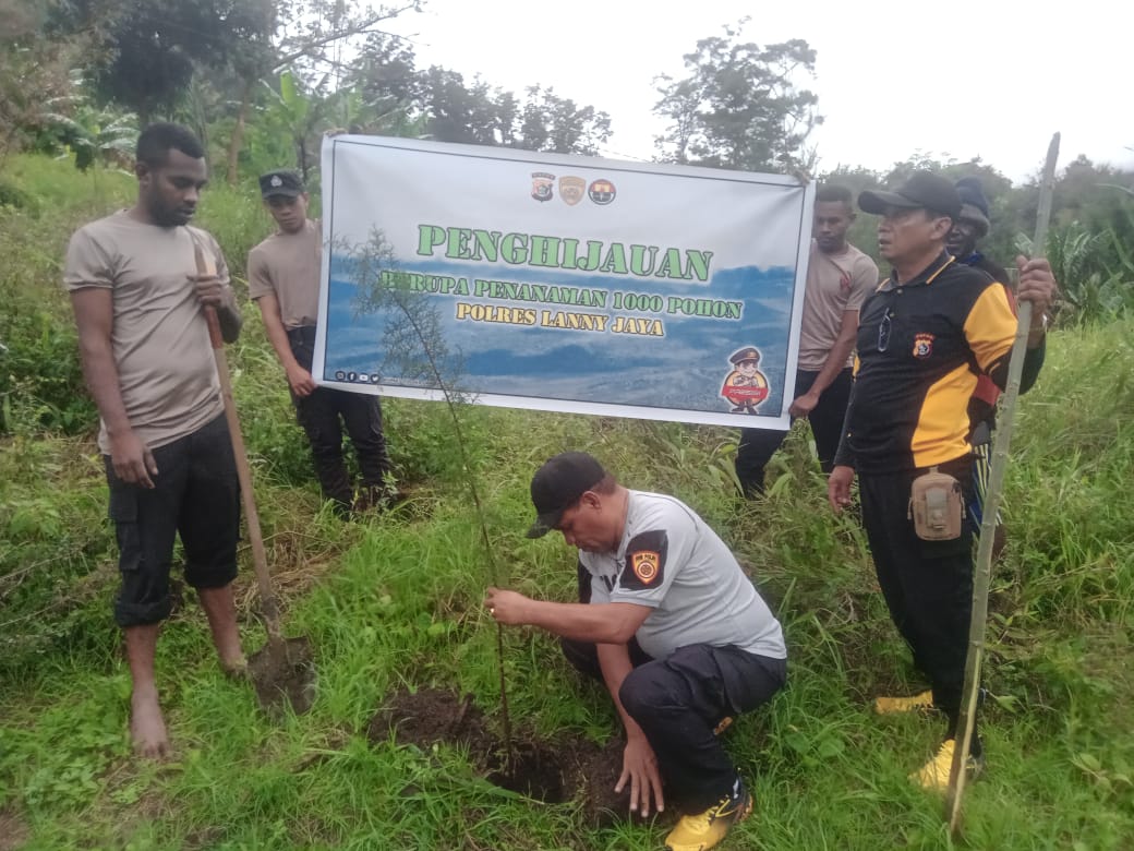 Aksi Nyata Polres Lanny Jaya, Lakukan Penanaman 250 Pohon untuk Kelestarian Lingkungan