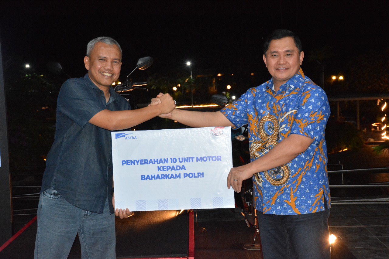 Kabaharkam Polri Terima 10 Sepeda Motor Dari PT. Astra Internasional Untuk Tingkatkan Kemajuan Papua Di Berbagai Sektor