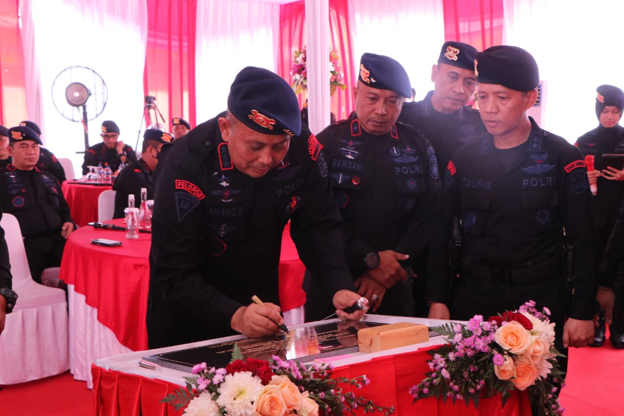 Wakapolda Papua Hadiri Peresmian Rumah Dinas Karumkit dan Wakarumkit Bhayangkara Brimob