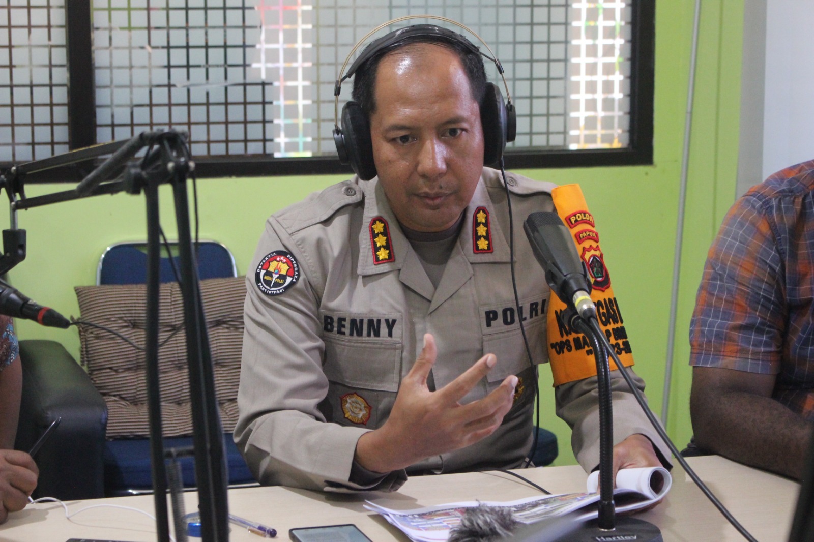 Melalui Dialog Interaktif, Polda Papua Ajak Masyarakat dan Pemuda Bersatu Sukseskan Pemilu Damai