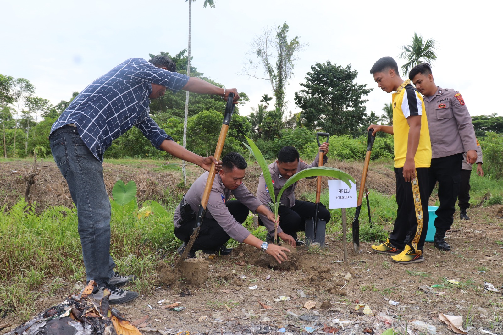 Peduli Penghijauan, Polres Keerom Laksanakan Penanaman Pohon Serentak