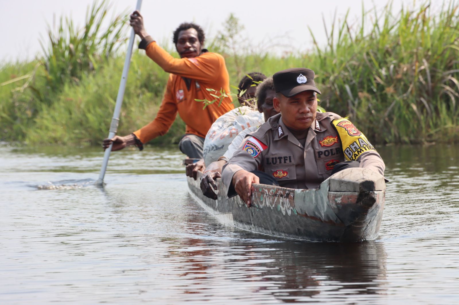 Bhabinkamtibmas Humanis di Perbatasan RI-PNG Dedikasikan Diri Untuk Kemajuan Kampung Rawa Biru