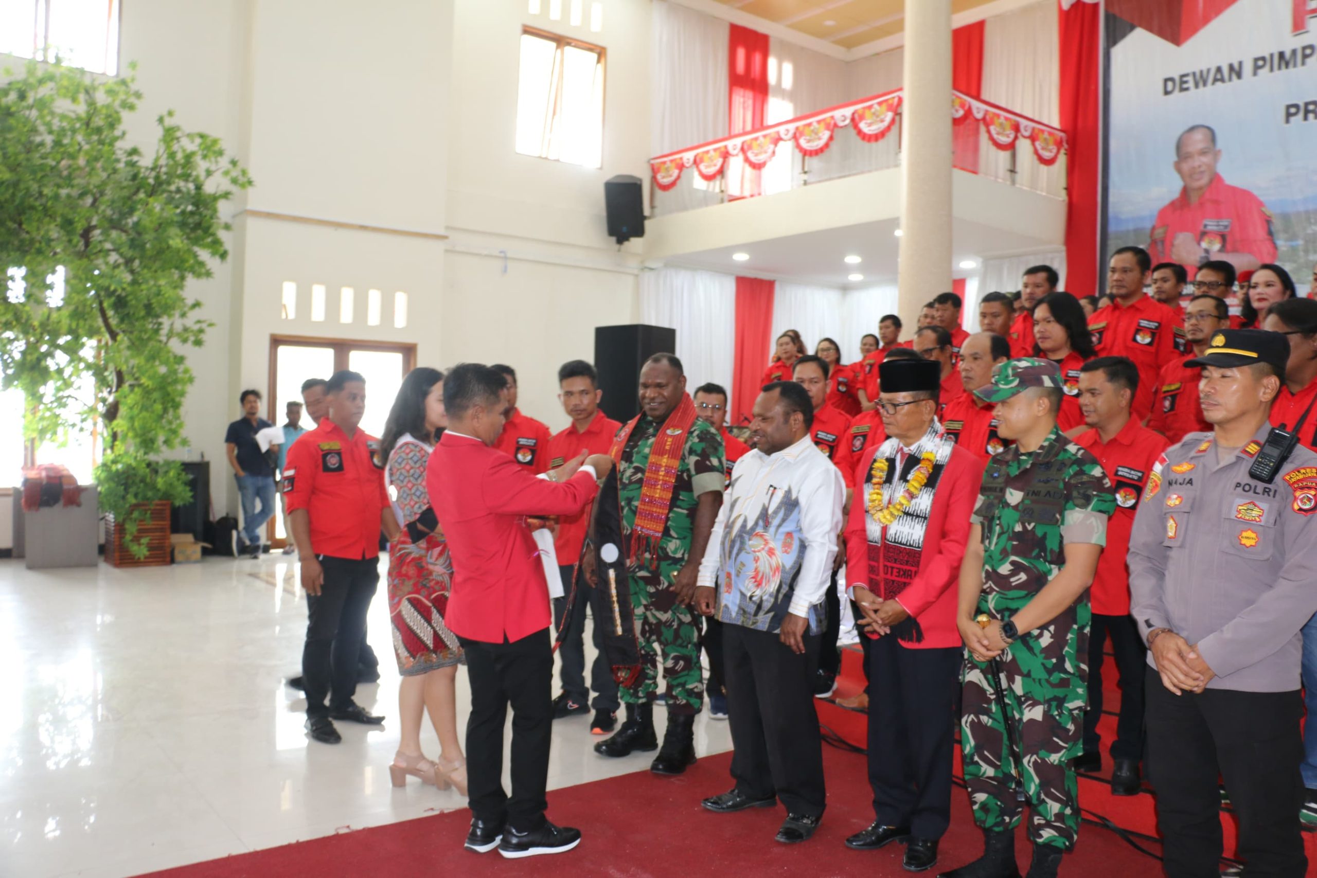 Horas! Dandim Jayawijaya Hadiri Pelantikan Dewan Pimpinan Cabang Pemuda Batak bersatu Kebupaten Jayawijaya