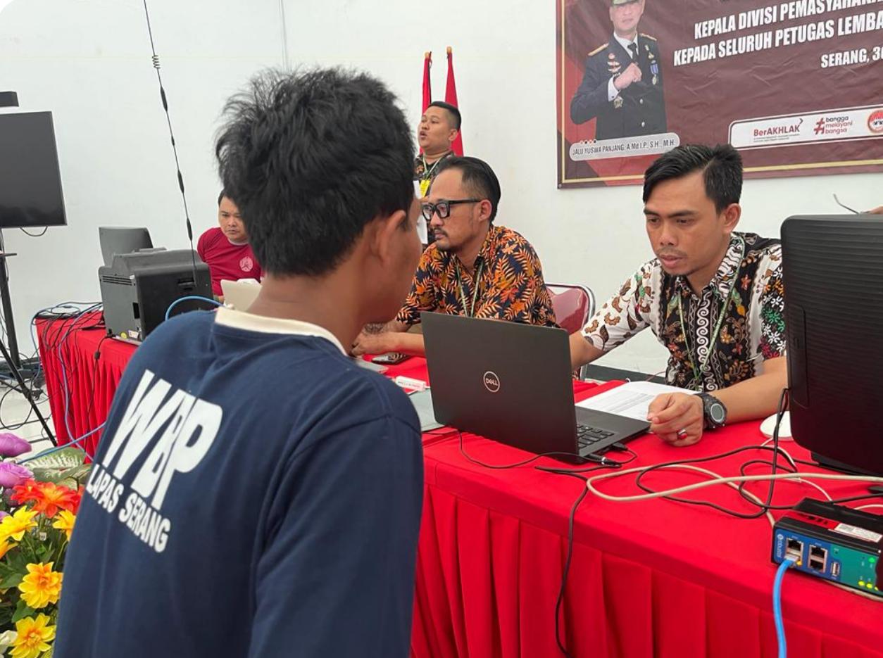 Jamin Hak Pilih Warga Binaan, Lapas Serang Kembali Lakukan Perekaman e-KTP bagi Warga Binaan Berdomisili di Kota Serang