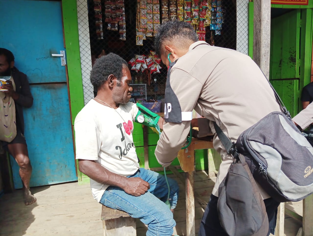 Tingkatkan Kesehatan Masyarakat, Satgas Binmas Berikan Pengobatan Gratis