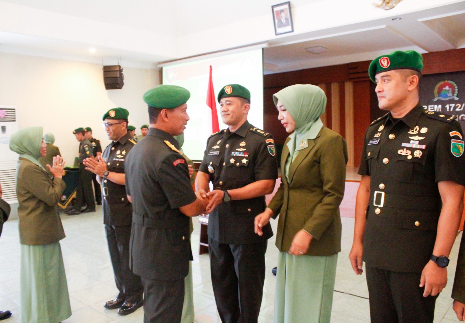 Danrem Pimpin Sertijab Dan Tradisi Korps Pejabat Korem 172/PWY