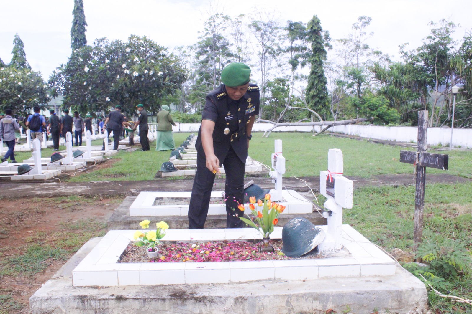 Pangdam XVII/Cenderawasih Pimpin Ziarah Ke TMP Kesuma Trikora Waena Dalam Rangka Peringatan Hari Juang TNI AD