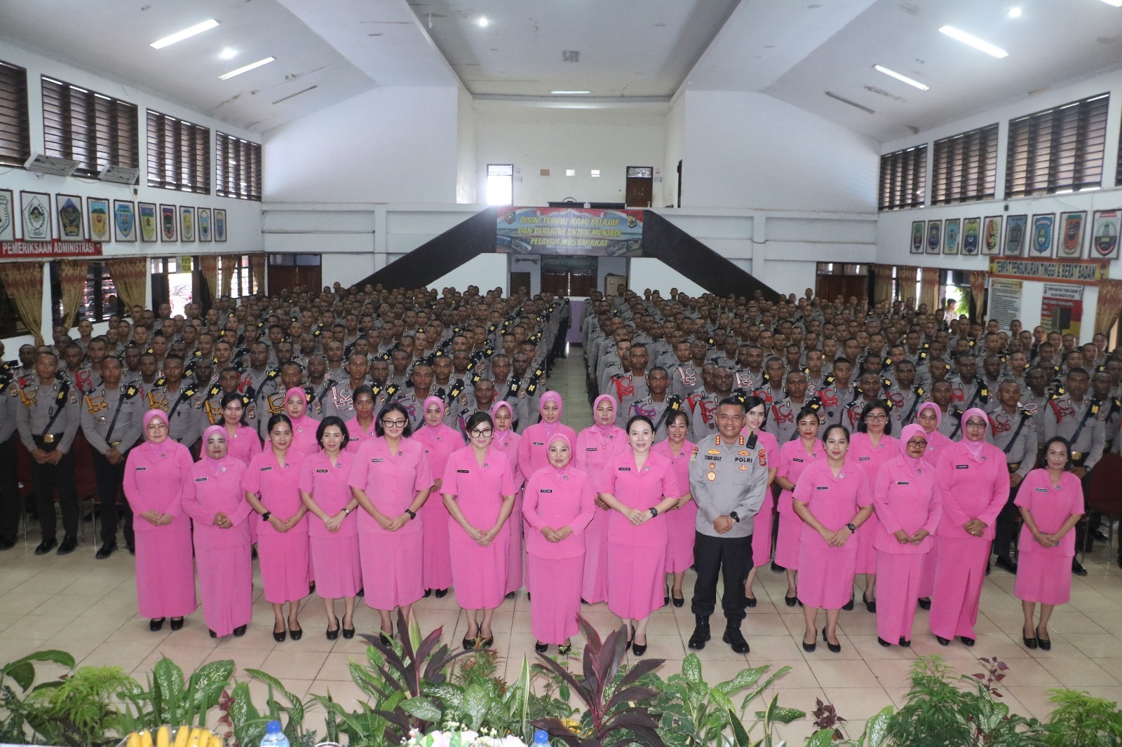 Bhayangkari Daerah Papua Berikan Pembekalan Kepada Siswa Bintara Polri