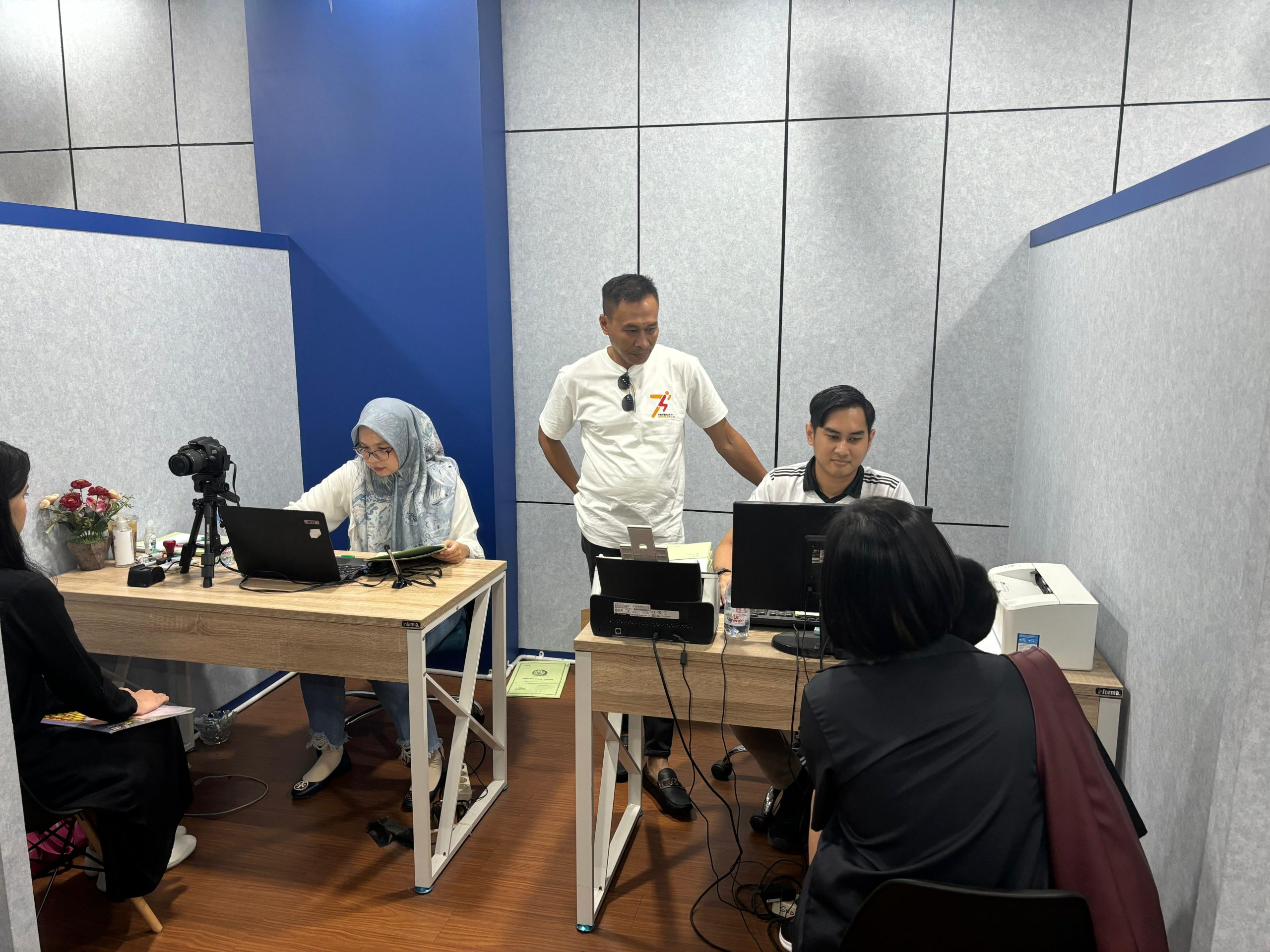 Sambut Hari Bhakti Migrasi Ke -74,Migrasi Tangerang Gelar Layanan Paspor Simpatik