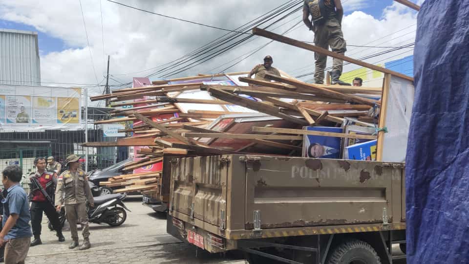 Penertiban APK di Kota Jayapura, Upaya Bersama Jaga Kondusifitas Pemilu 2024