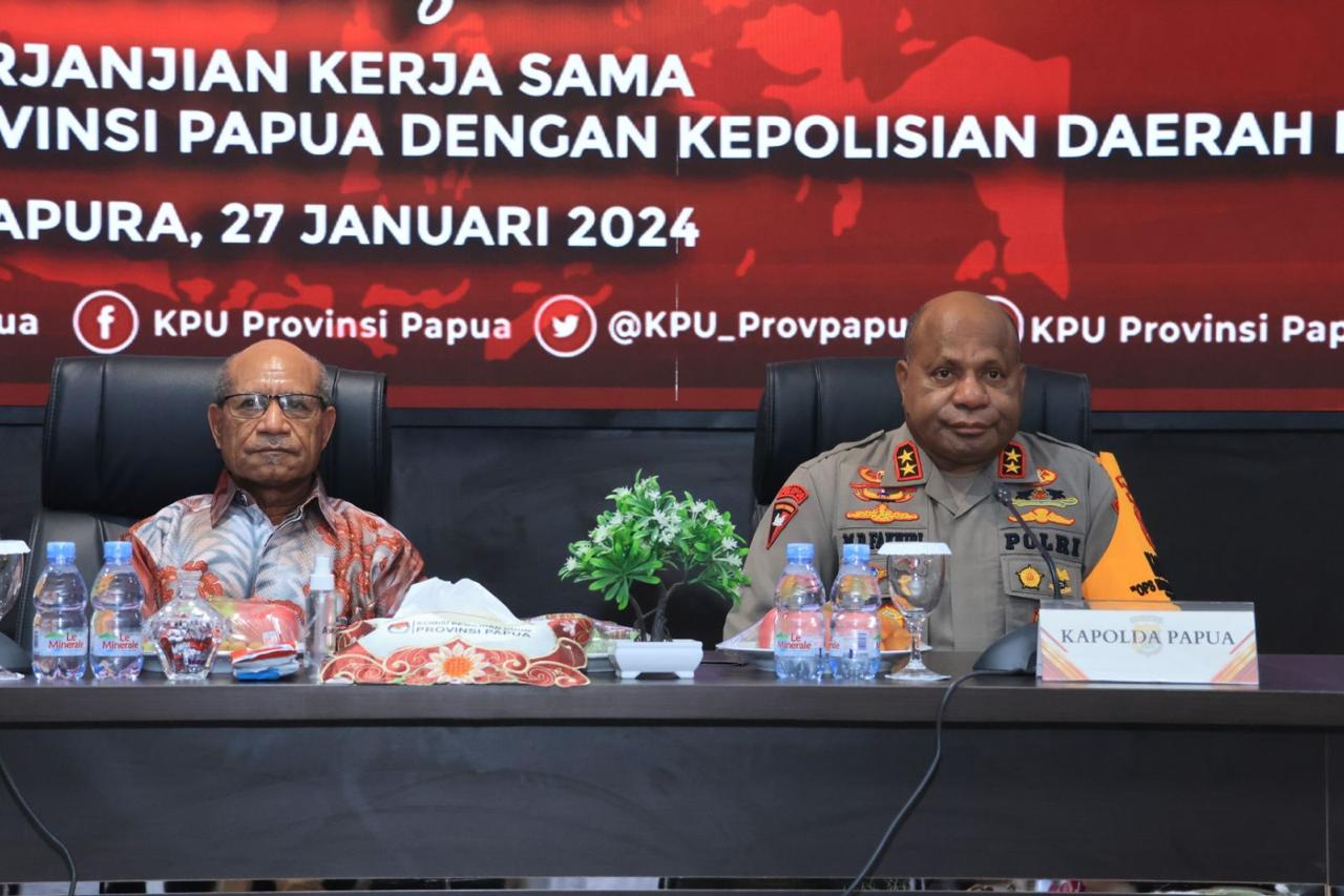 Jalin Sinergitas, Kapolda Papua dan Ketua KPU Provinsi Papua Laksanakan Penandatangan Kerja Sama