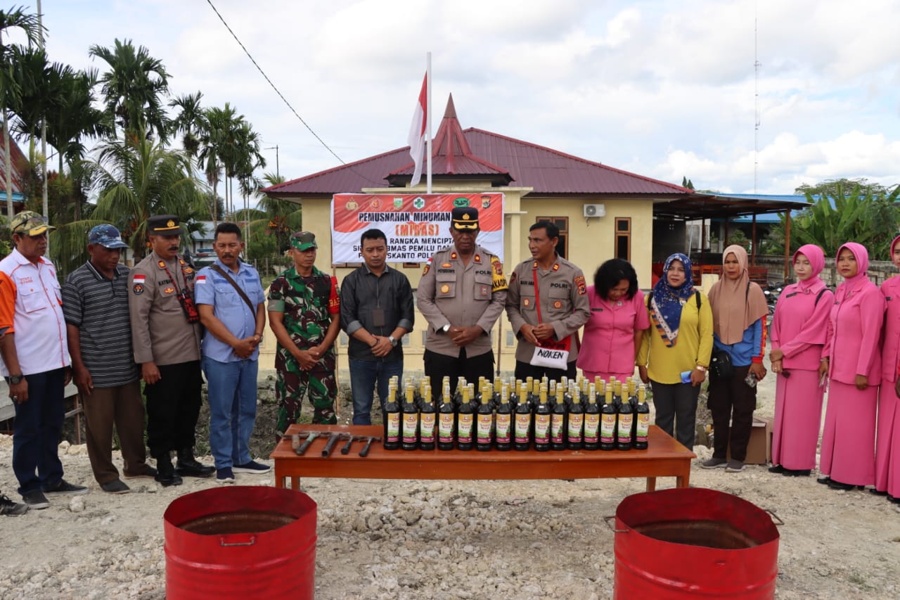 Polisi Musnahakan Miras, Ciptakan Sitkamtibmas Pemilu Damai 2024