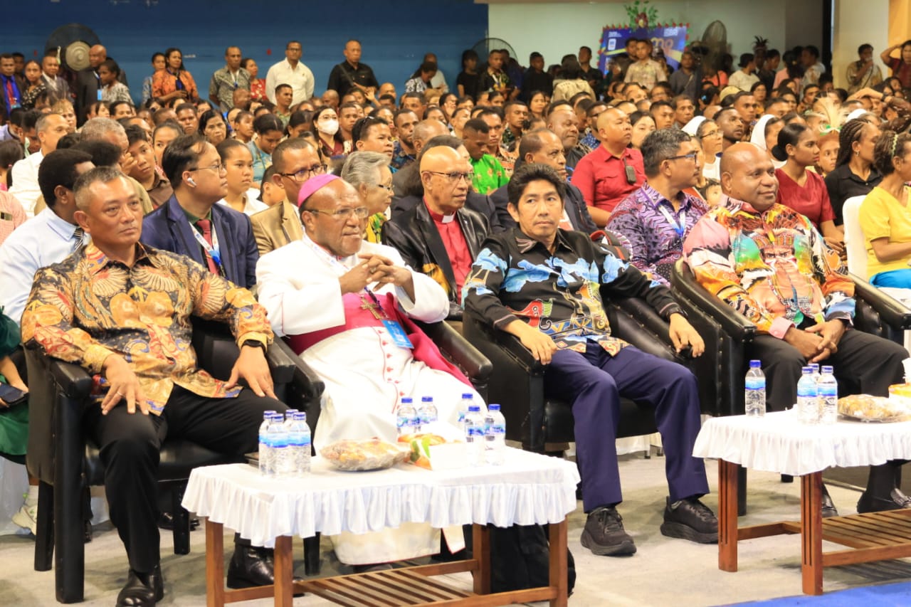 Perayaan Hari Pekabaran Injil ke-169, Kapolda Papua dan Wakapolda Hadiri Ibadah Syukur di Jayapura