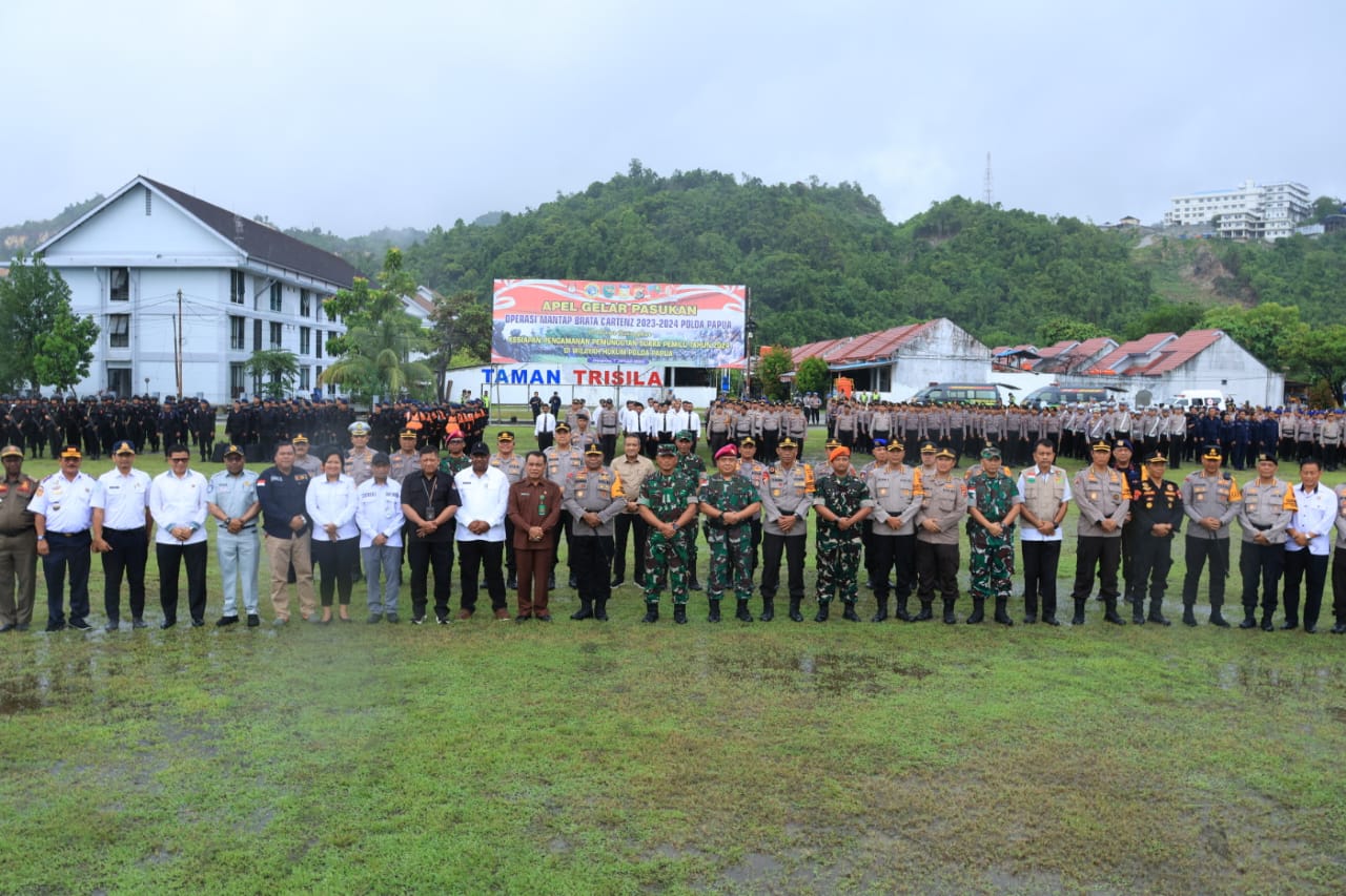 Operasi Mantap Brata Cartenz-2024, Kapolda Papua Pimpin Apel Gelar Pasukan untuk Pengamanan Pemilu 2024