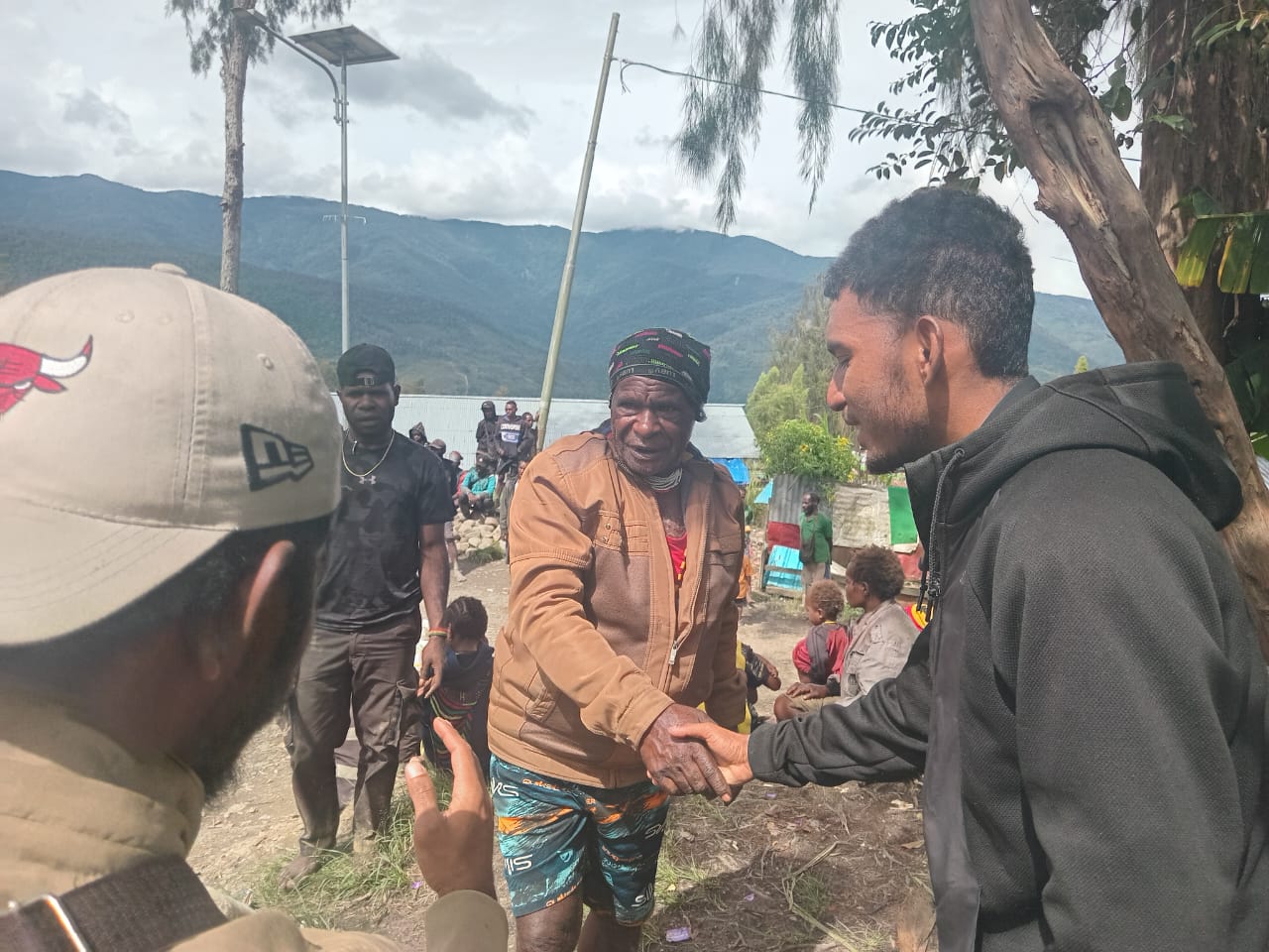 Polres Intan Jaya Bersama Pemerintah Daerah Berkoordinasi Tangani Bencana Longsor di Distrik Sugapa