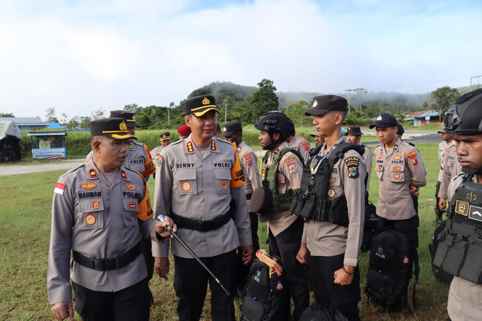 Siap Amankan Pemilu, Kapolres Mamberamo Tengah dan Pamatwil Lepas Pergeseran Personel PAM TPS