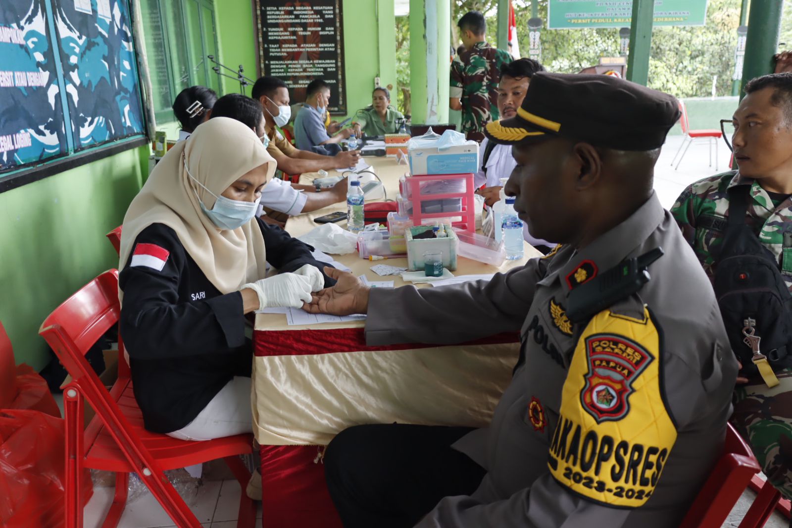 Donor Darah di Kodim 1712/Sarmi, Polres Sarmi Peringati Hari Persit dengan Aksi Kemanusiaan