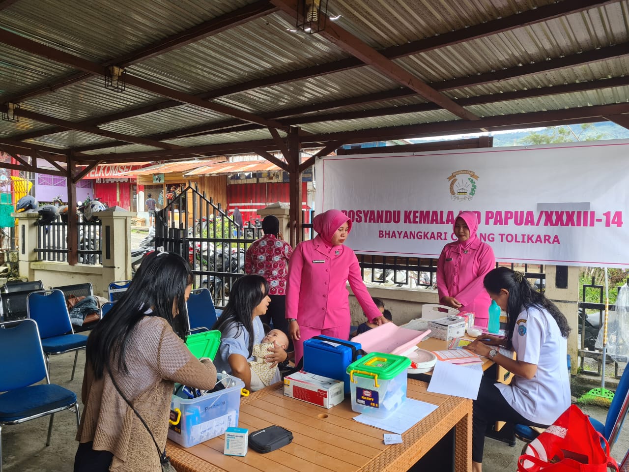 Bhayangkari Cabang Tolikara Aktif dalam Meningkatkan Kesehatan Ibu Hamil dan Balita