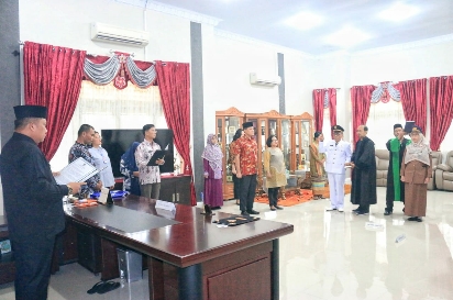 Sekdakab  Tapteng Lantik P,j Pejabat Administrator dan Pejabat Pengawas, berikut nama Pejabat Dilantik