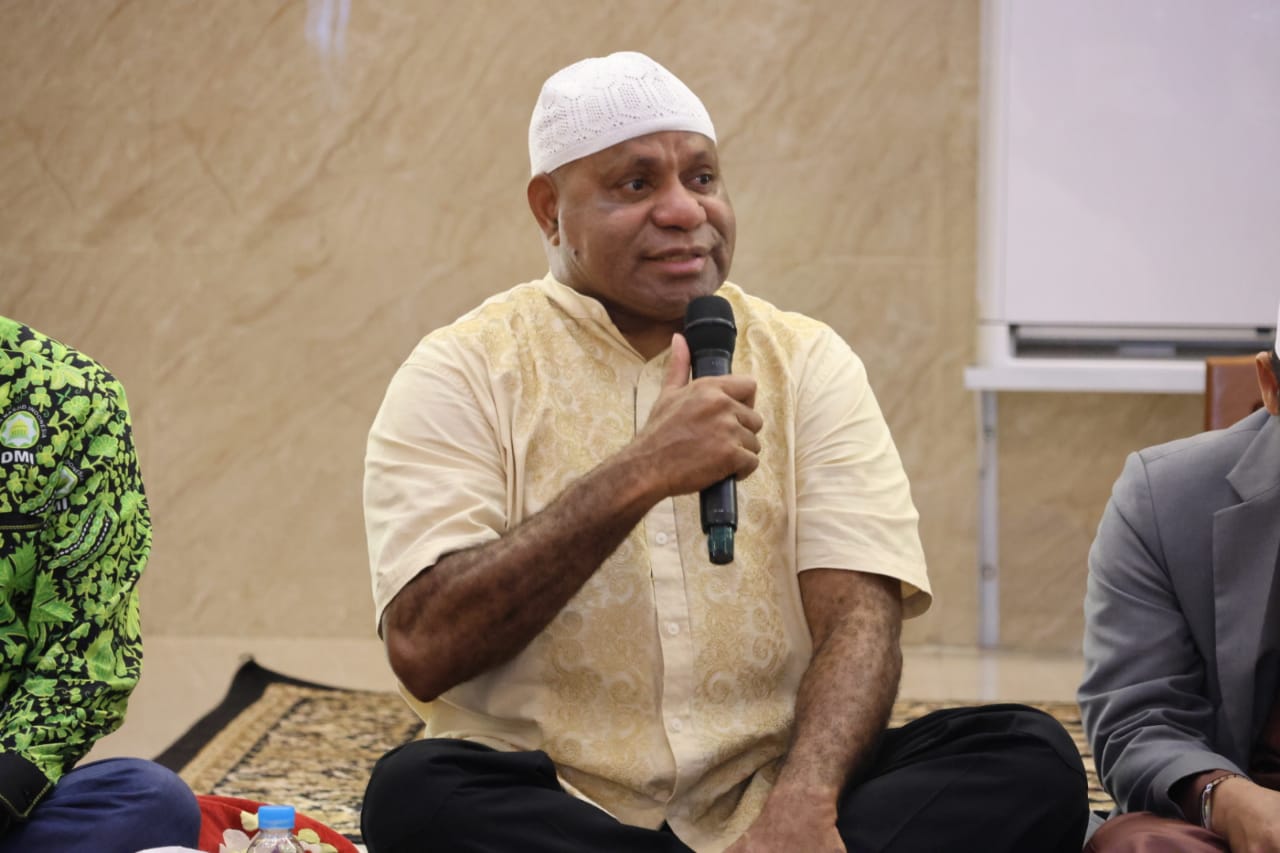 Kapolda Papua Berbagi Pesan Kamtibmas dalam Safari Ramadhan di Jayapura