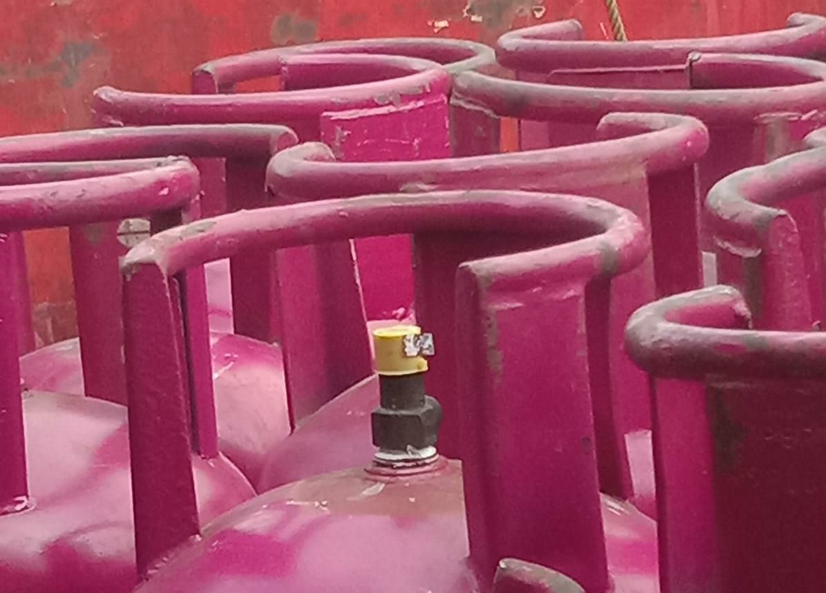 Diduga Penjual Elpiji Bersubsidi Tanpa Izin Usaha.