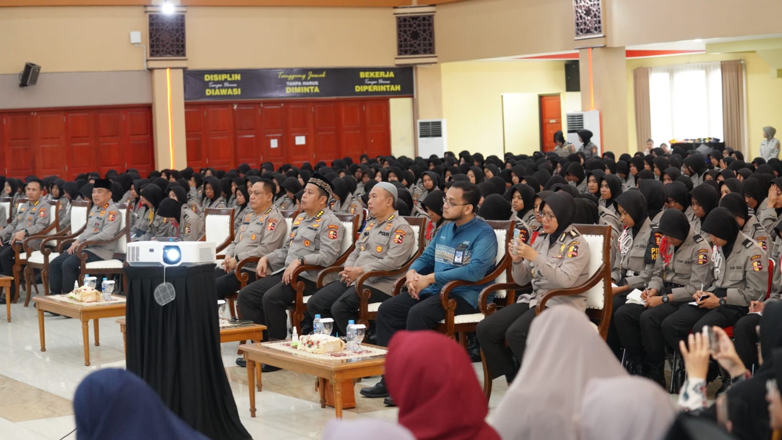 Program Pendidikan Siswa Qur’ani Cetak Polwan Berprestasi Dengan Keagamaan Kuat