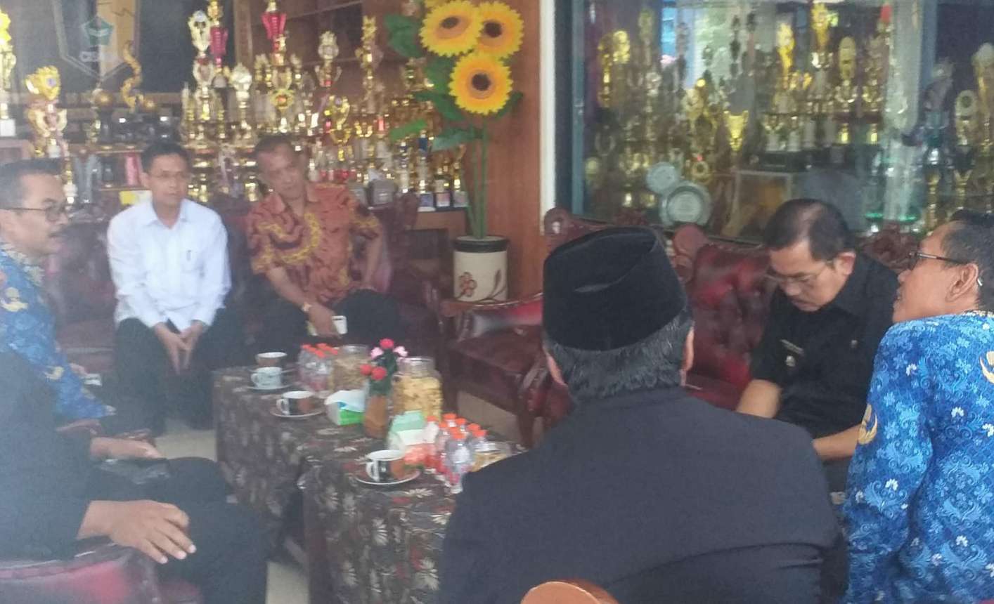 Momen Haridiknas Pj Bupati Ciamis Bernostalgia Ke SMPN1 Cisaga