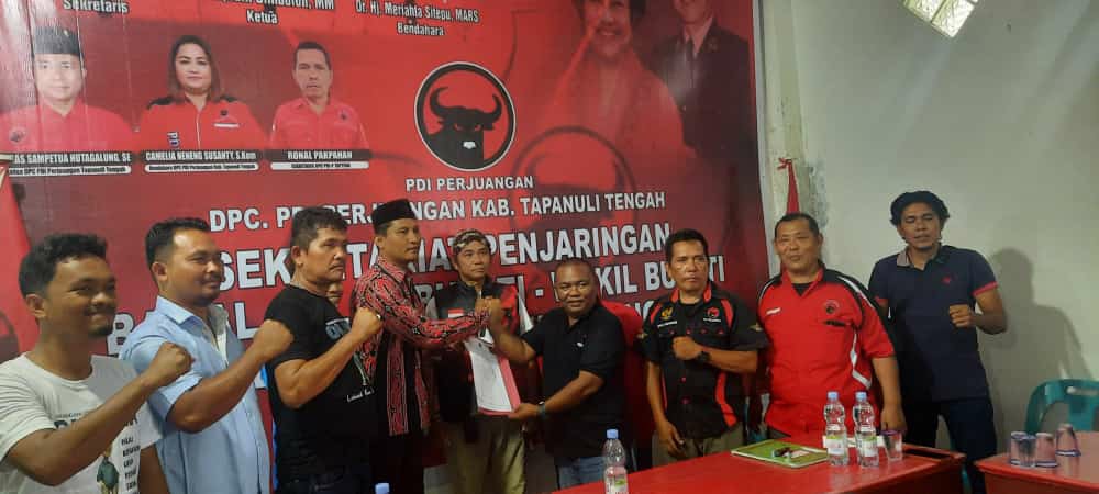 Lodewick Marpaung: Saya Orang Kecil yang Tidak Berada Sebagai Balon Bupati, Ratusan Masa Hantarkan Lodewick ke PKB, PDIP