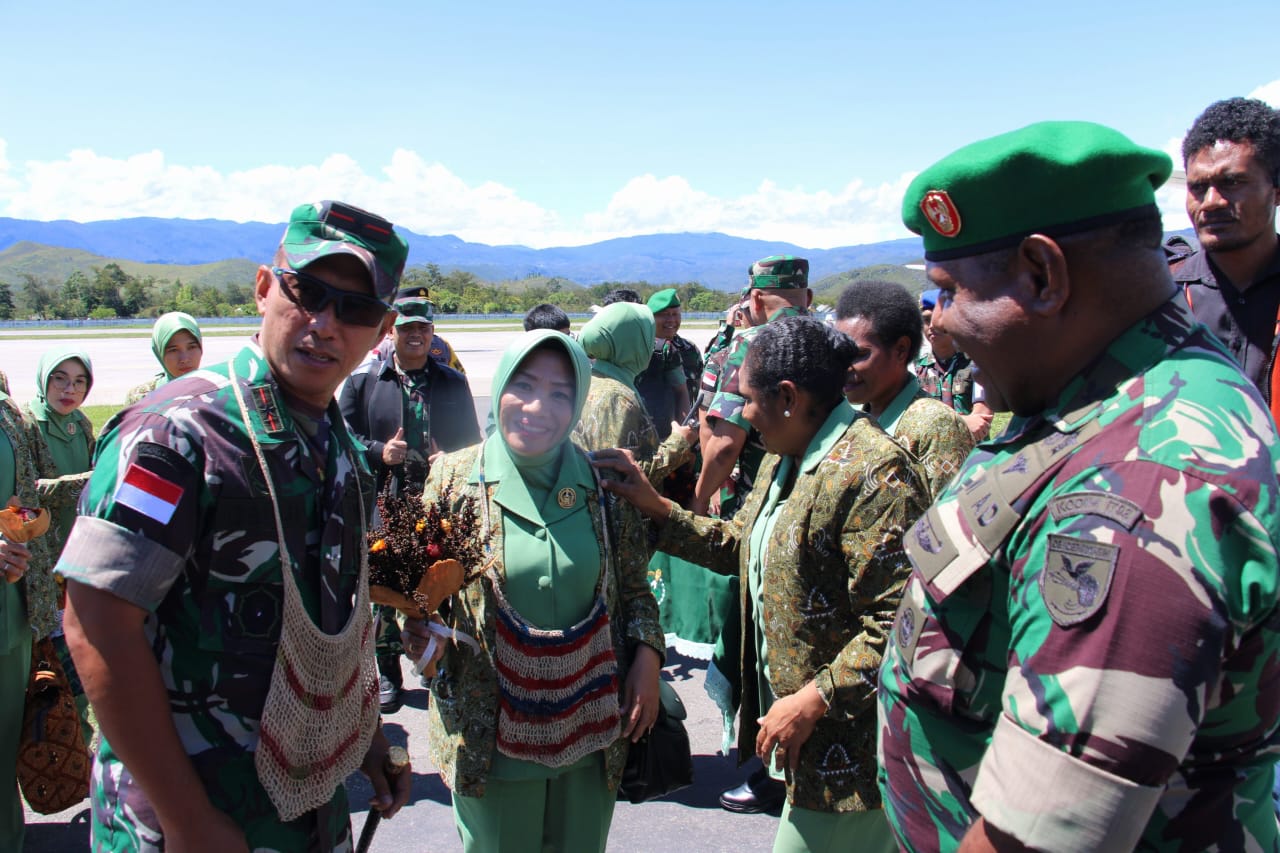 Selamat Datang Di Lembah Baliem, Dandim 1702/Jayawijaya Sambut Kunjungan Kerja Danrem 172/PWY