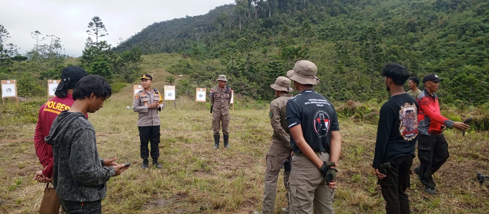 Jelang Pilkada 2024, TNI – Polri Gelar Latihan Menembak