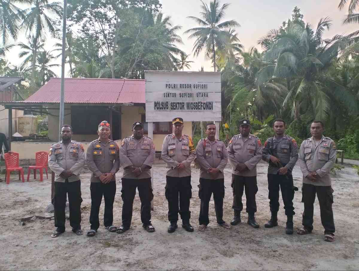 Wakapolres Supiori Laksanakan Kunker Pada Dua Polsubsektor di Pulau Terluar