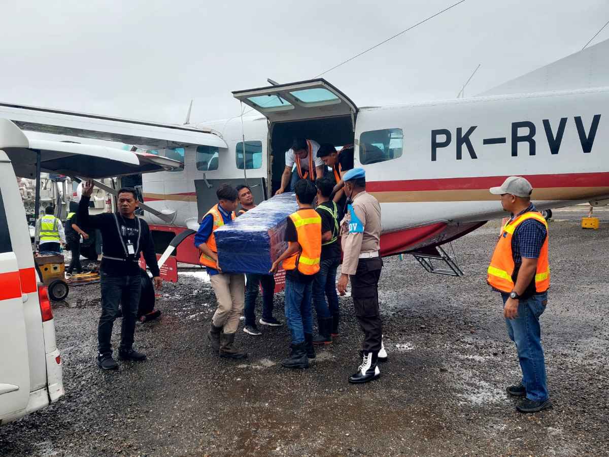 Jenazah Daeng Rusli, Korban Kekejaman KKB Di Paniai Tiba Di Timika