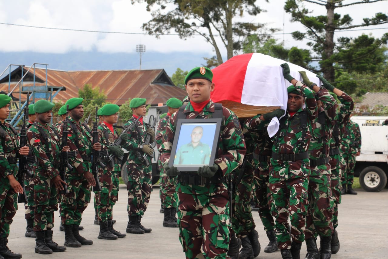 Kodim Jayawijaya Berduka, Dandim Pimpin Upacara Pelepasan Secara Hikmat