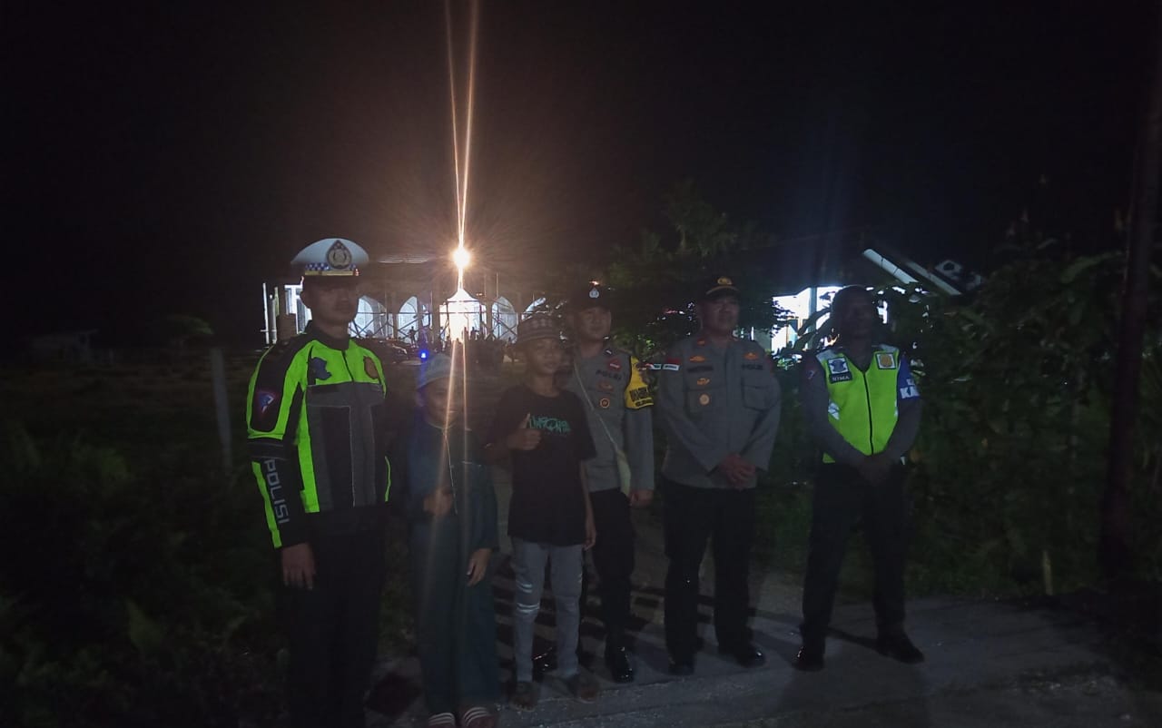 Pawai Obor dan Takbir Keliling, di jaga Polisi