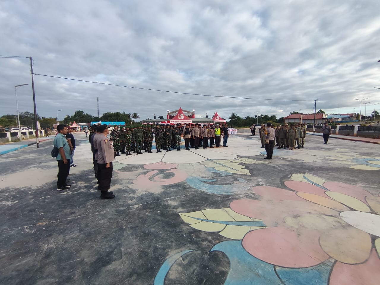 Gabungan TNI, Polri Dan Sat Pol PP Amankan Acara Launching Tahapan Pilkada Serentak