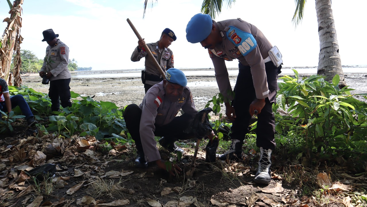 Jelang Hut Bhayangkara Ke – 78, Polres Sarmi Melaksanakan Kegiatan Penanaman Pohon