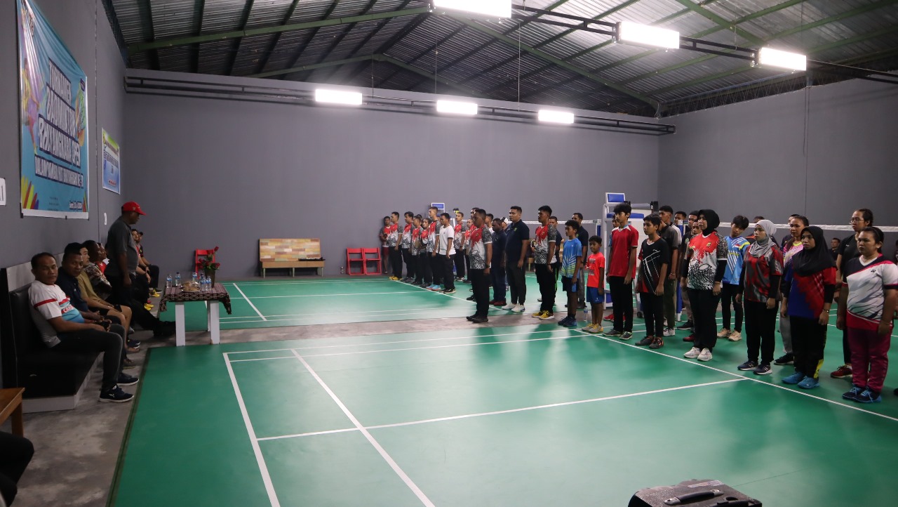 Kapolres Sarmi membuka Turnamen Bhayangkara Open Badminton dalam Rangka Hari Bhayangkara ke-78