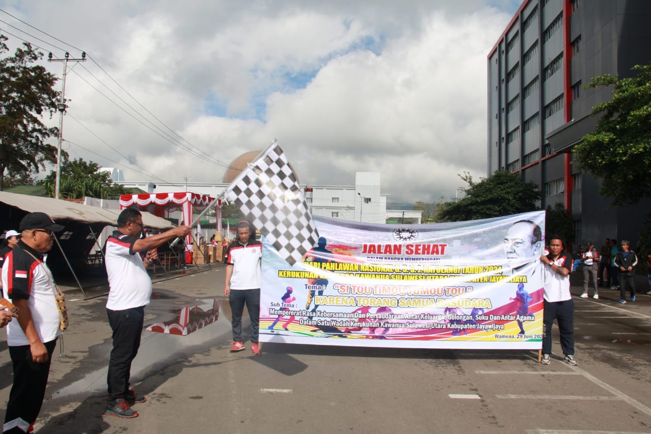 Kemeriahan Jalan Santai KKKSU Jayawijaya, Peringati Pahlawan Nasional Sam Ratulangi