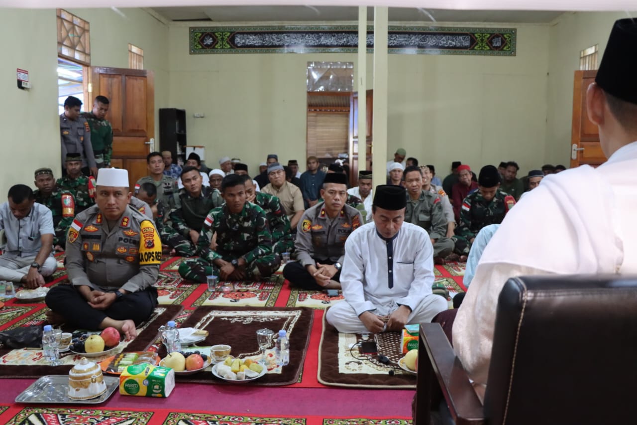 Pimpinan Pondok Pesantren dari Cibinong Bogor Jawa Barat hadir dalam Doa Istighosah Polres Pegunungan Bintang