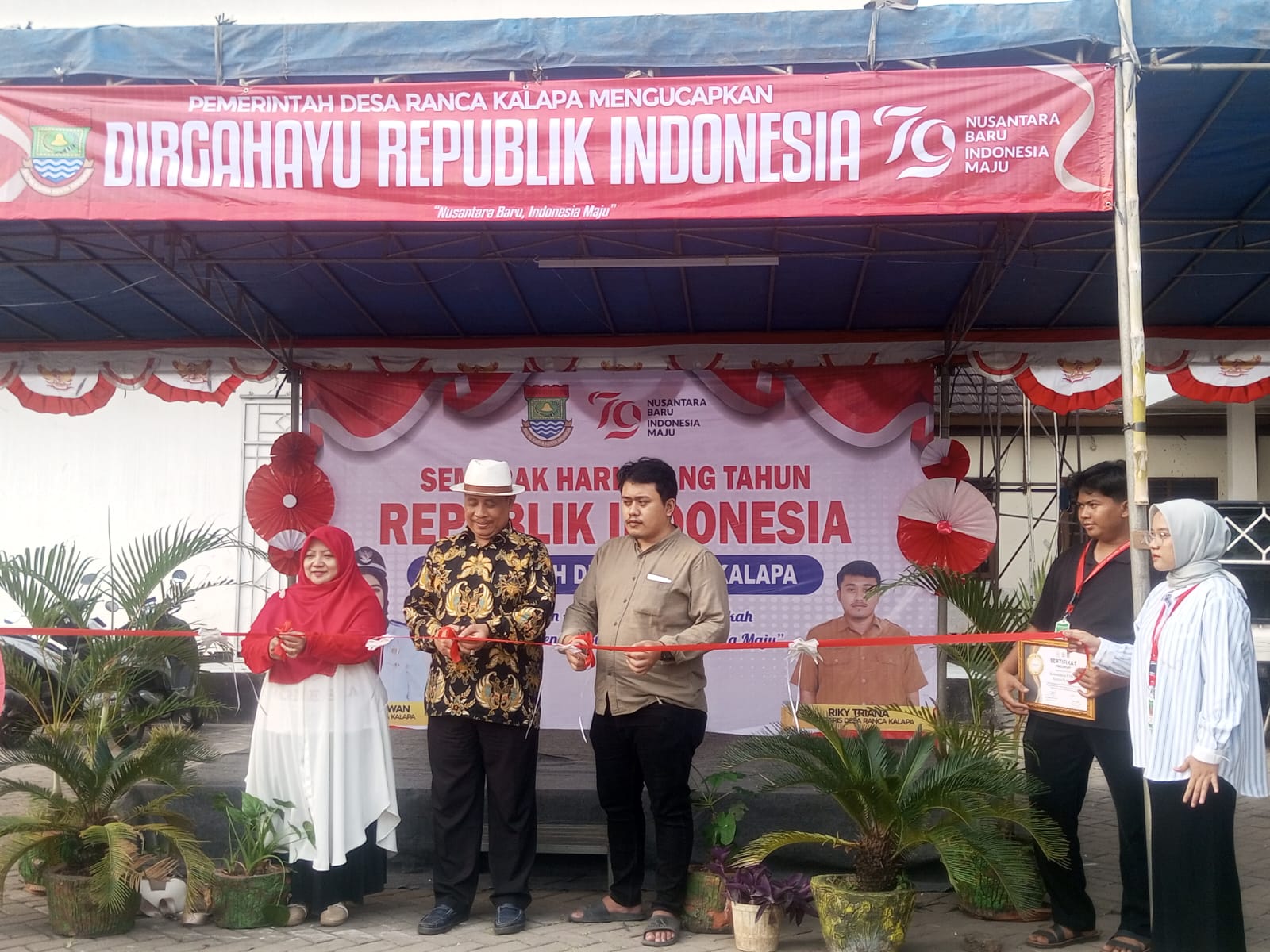 Program Magang Atau KKN FEBI UCA Membuka Festifal Nusantara UMKM Di Desa Ranca Klapa