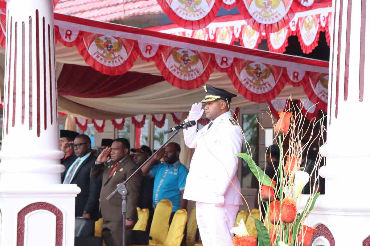 Kapolres Pegunungan Bintang AKBP Anto Seven Hadiri Upacara Penurunan Bendera Merah Putih dalam Peringatan HUT Ke-79 Kemerdekaan Republik Indonesia