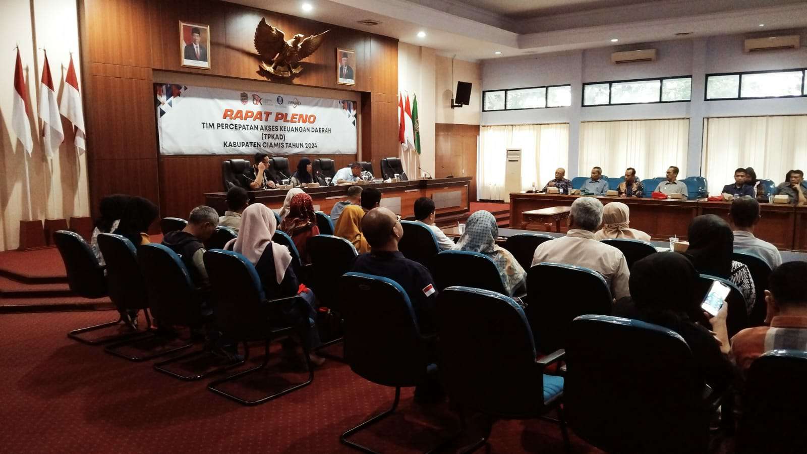 Dr Andang Firman Buka Rapat Pleno TPAKD Kabupaten CiamisTahun 2024