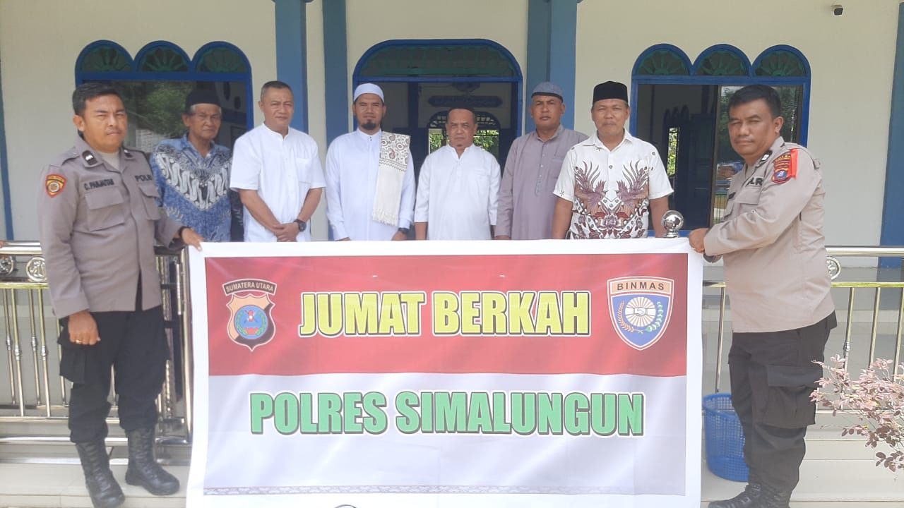 Polres Simalungun Gelar Kegiatan Jumat Berkah, Bagikan 100 Nasi Kotak untuk Warga Kurang Mampu