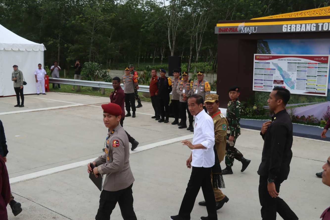 Polres Simalungun Lakukan Pengamanan VVIP Kunjungan Presiden Jokowi untuk Resmikan Pintu Tol Sinaksak