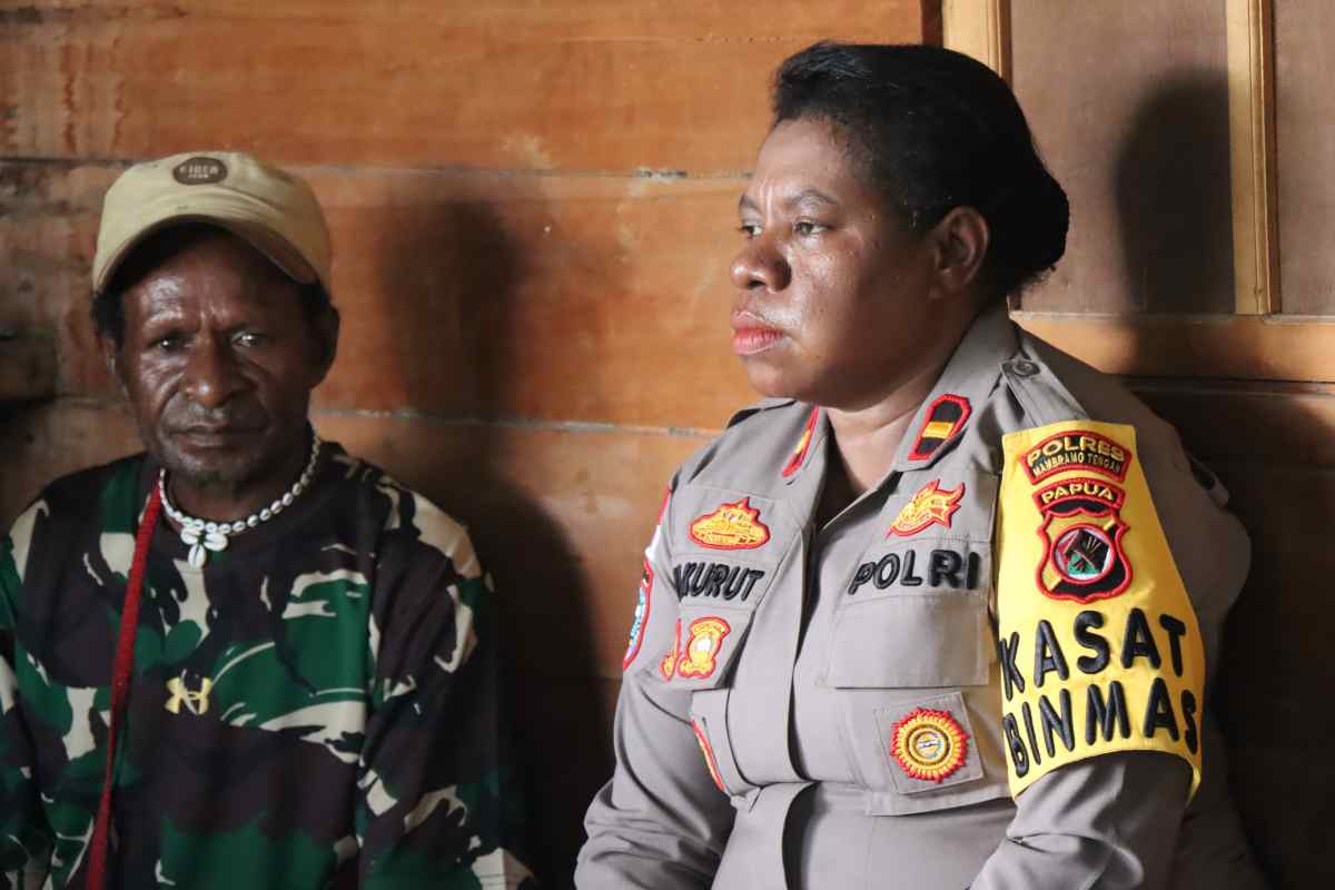 Menyambut Pilkada Damai, Polres Mambramo Tengah Lakukan Giat Sambang Serta Penyuluhan